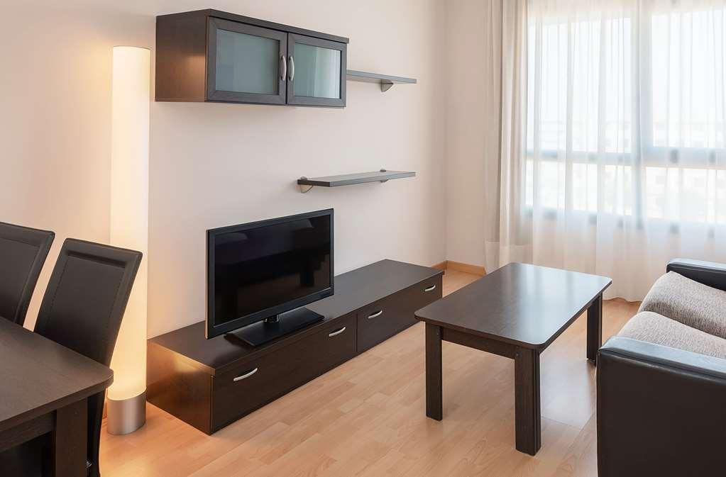 Madrid Airport Suites, Affiliated By Melia Pokój zdjęcie