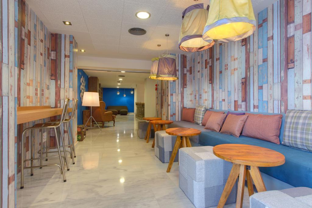 Madrid Airport Suites, Affiliated By Melia Zewnętrze zdjęcie