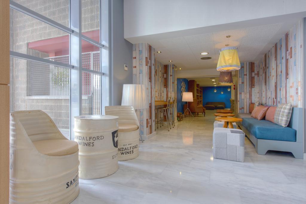 Madrid Airport Suites, Affiliated By Melia Zewnętrze zdjęcie