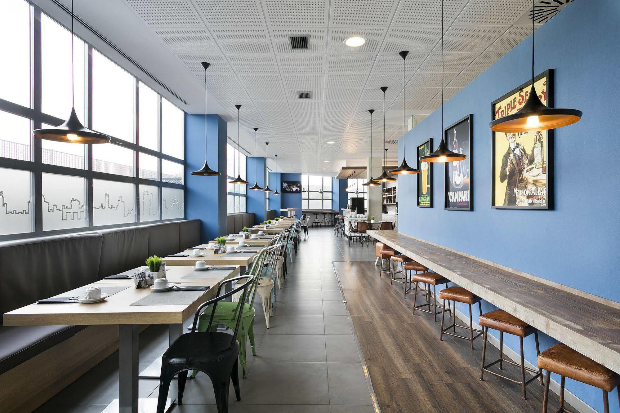 Madrid Airport Suites, Affiliated By Melia Zewnętrze zdjęcie