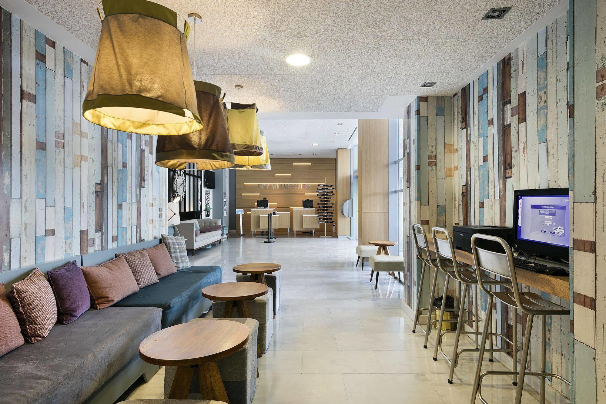 Madrid Airport Suites, Affiliated By Melia Zewnętrze zdjęcie