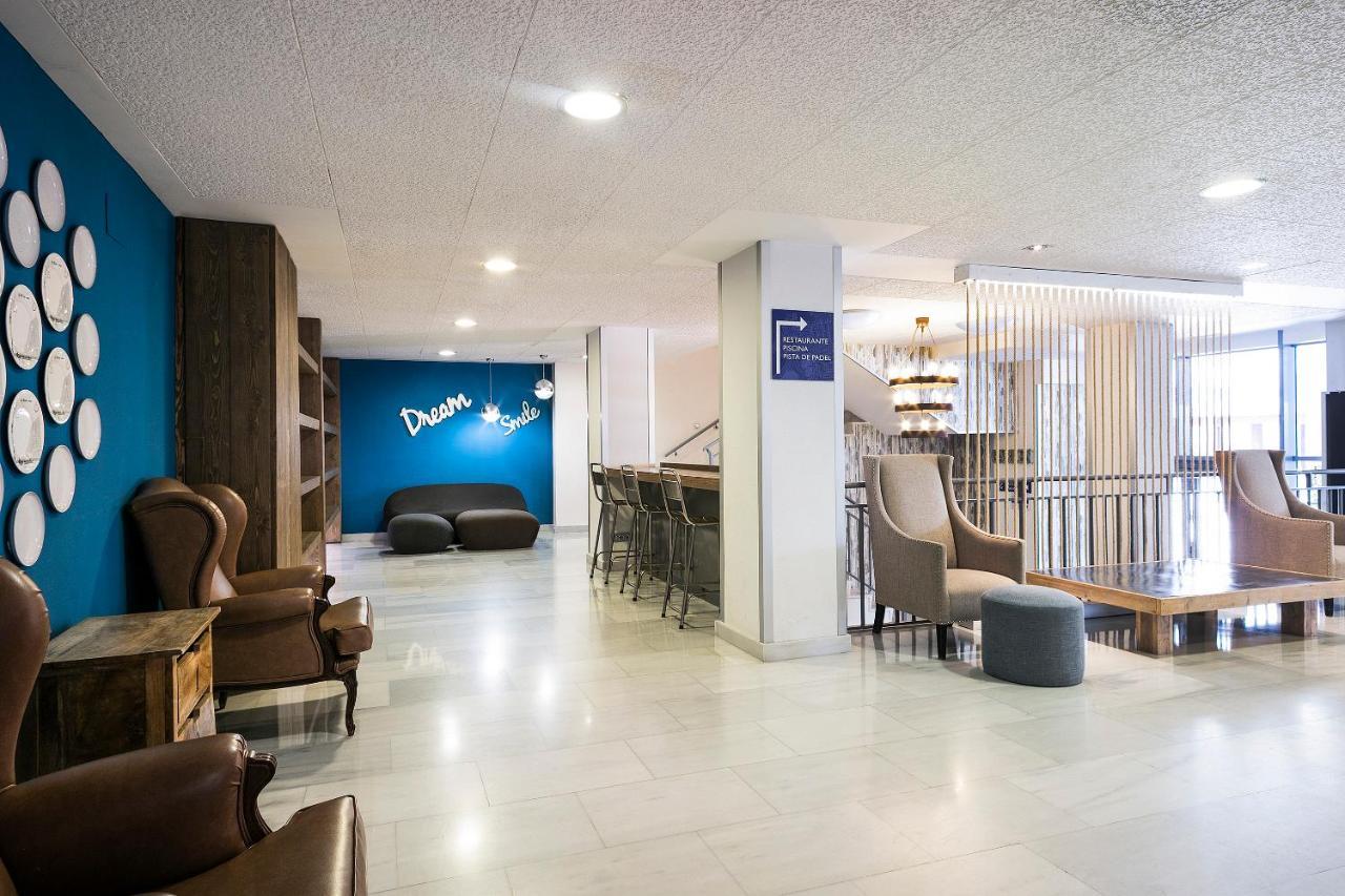 Madrid Airport Suites, Affiliated By Melia Zewnętrze zdjęcie