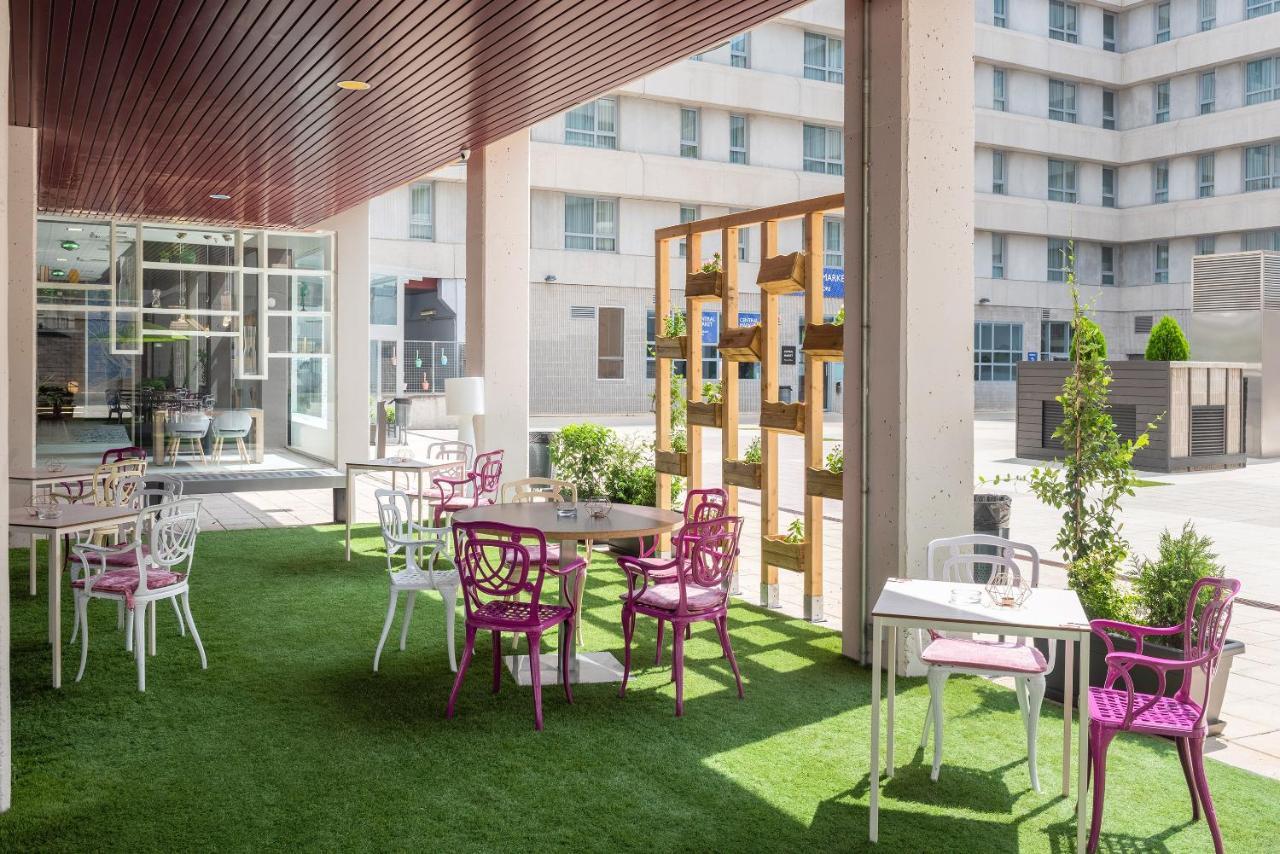 Madrid Airport Suites, Affiliated By Melia Zewnętrze zdjęcie
