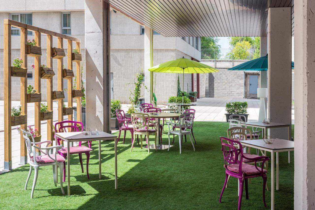 Madrid Airport Suites, Affiliated By Melia Zewnętrze zdjęcie